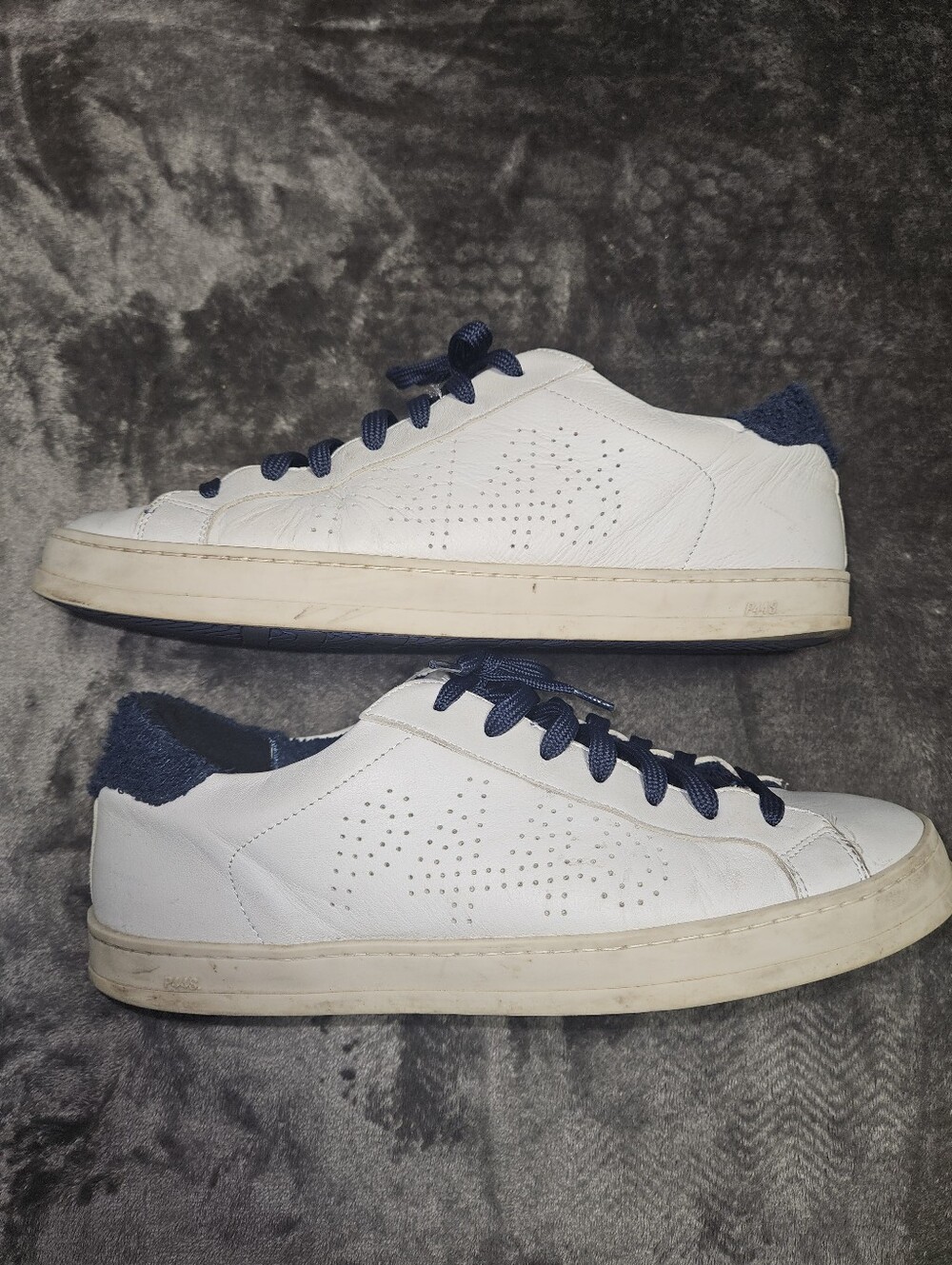 P448 Mens White Navy Leather Casual Sneakers Italy Indie Contemporary 10 / 43